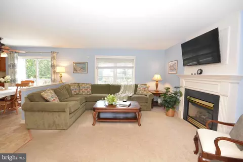 Living - 321 Coventry Ln, Lititz, PA 17543 photo 1 of 3