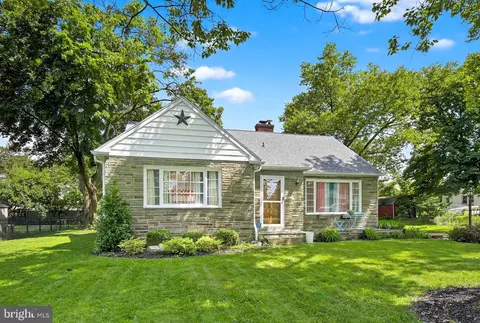 15 Overlook Ave, Lancaster, PA 17601
