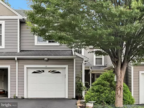 48 Harvest Rd #13, Lancaster, PA 17602