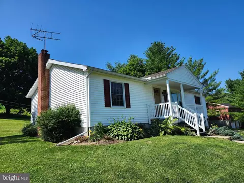 Exterior - 318 Long Ln, Lititz, PA 17543 photo 2 of 4