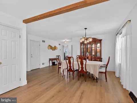 Dining - 27 Diane Ave, Lititz, PA 17543 photo 3 of 4