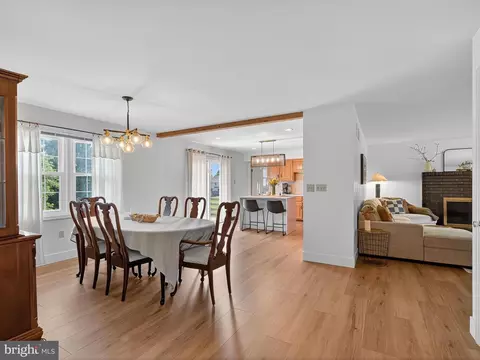 Dining - 27 Diane Ave, Lititz, PA 17543 photo 2 of 4