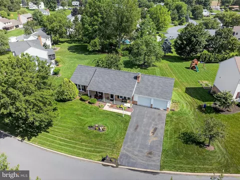 View/Area - 27 Diane Ave, Lititz, PA 17543 photo 3 of 4