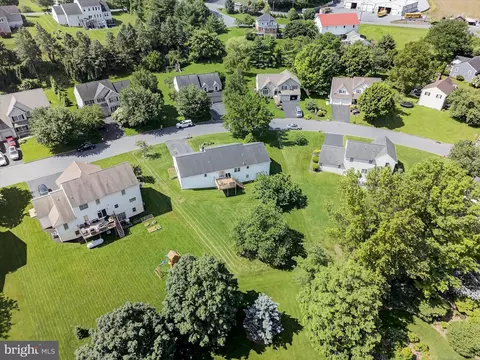 View/Area - 27 Diane Ave, Lititz, PA 17543 photo 2 of 4