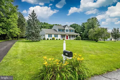 5751 Kingsfield Dr, Narvon, PA 17555