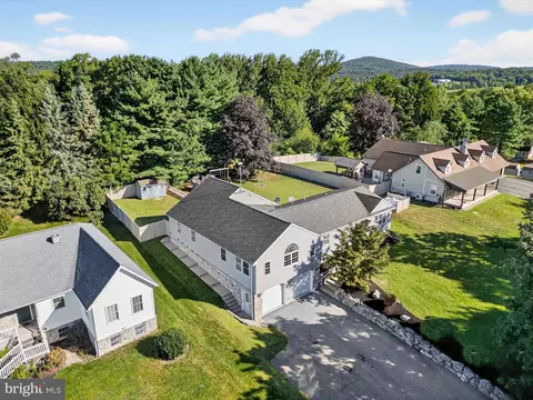 1260 Cider Press Rd, Manheim, PA 17545