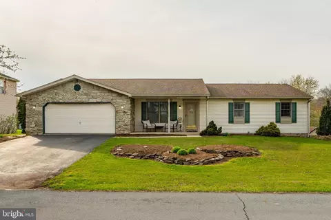 149 Country Dr, Denver, PA 17517