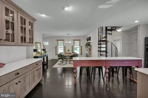 Entry Way - 208 Queens Gate Rd, Lititz, PA 17543 photo 1 of 11