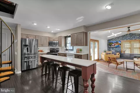 Kitchen - 208 Queens Gate Rd, Lititz, PA 17543 photo 3 of 3