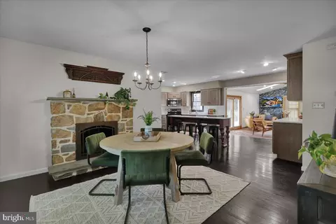 Dining - 208 Queens Gate Rd, Lititz, PA 17543 photo 2 of 2