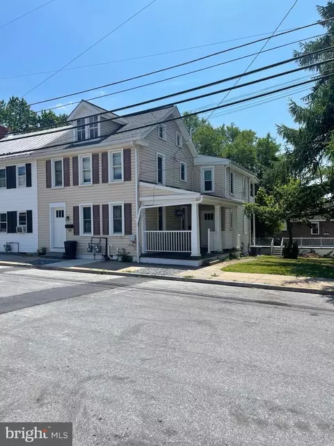 36-38 E Hummelstown St, Elizabethtown, PA 17022