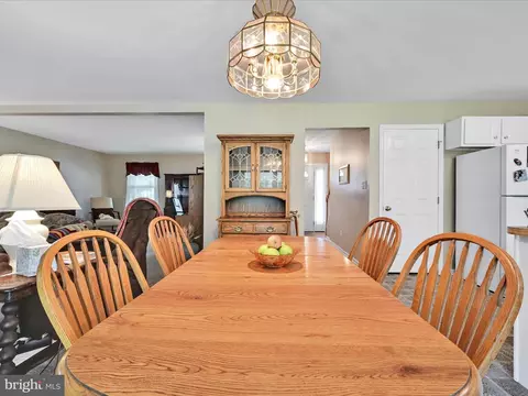 Dining - 138 Laurie Ln, Lititz, PA 17543 photo 2 of 2