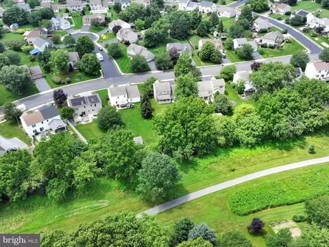 View/Area - 138 Laurie Ln, Lititz, PA 17543 photo 3 of 5