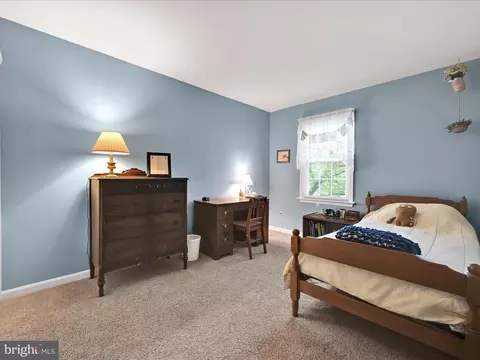 Bedroom - 138 Laurie Ln, Lititz, PA 17543 photo 3 of 6