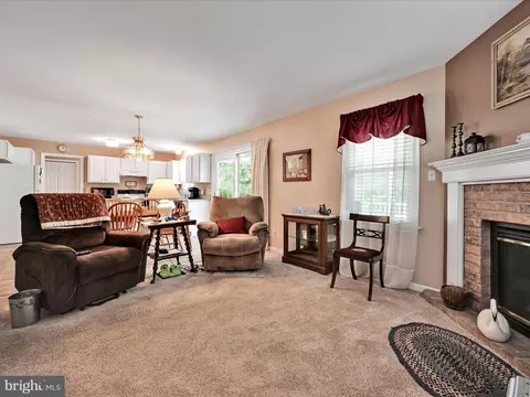 Living - 138 Laurie Ln, Lititz, PA 17543 photo 2 of 2