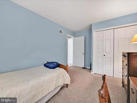 Bedroom - 138 Laurie Ln, Lititz, PA 17543 photo 4 of 6