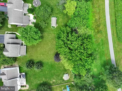 View/Area - 138 Laurie Ln, Lititz, PA 17543 photo 2 of 5