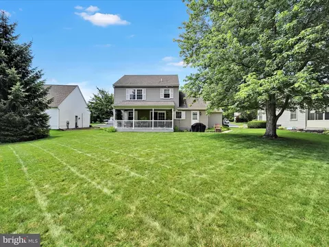 Exterior - 138 Laurie Ln, Lititz, PA 17543 photo 11 of 11