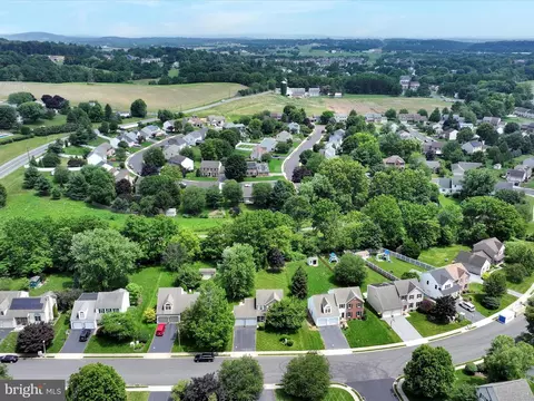 View/Area - 138 Laurie Ln, Lititz, PA 17543 photo 4 of 5