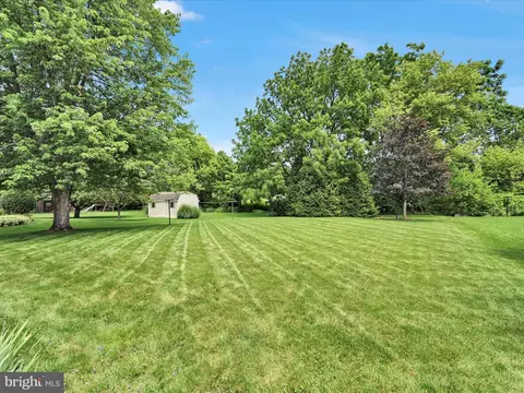 Exterior - 138 Laurie Ln, Lititz, PA 17543 photo 9 of 11