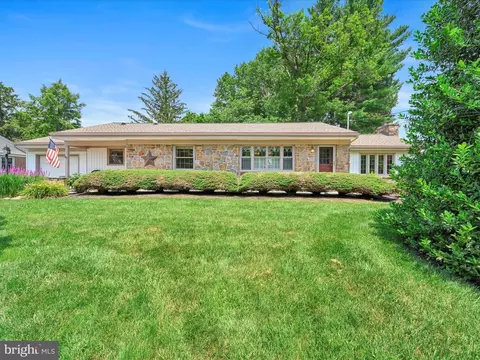 2109 Lyndell Dr, Lancaster, PA 17601