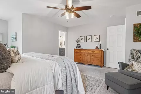 Bedroom - 15 Limestone Ct, Lititz, PA 17543 photo 3 of 8