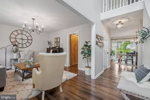 Entry Way - 15 Limestone Ct, Lititz, PA 17543 photo 3 of 10