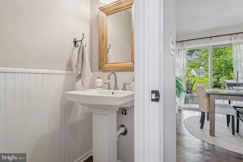 Entry Way - 15 Limestone Ct, Lititz, PA 17543 photo 7 of 10