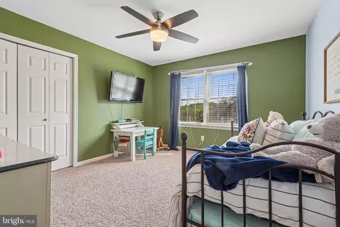 Bedroom - 15 Limestone Ct, Lititz, PA 17543 photo 5 of 8