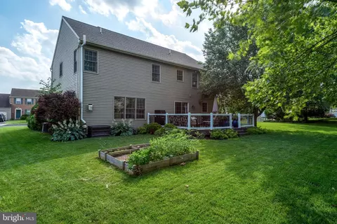 Exterior - 15 Limestone Ct, Lititz, PA 17543 photo 12 of 13