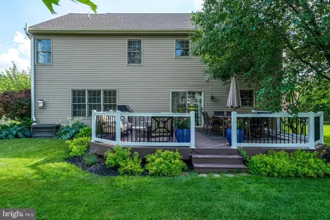 Exterior - 15 Limestone Ct, Lititz, PA 17543 photo 11 of 13