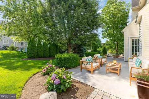 Exterior - 317 Cobblers Ct, Lititz, PA 17543 photo 4 of 5