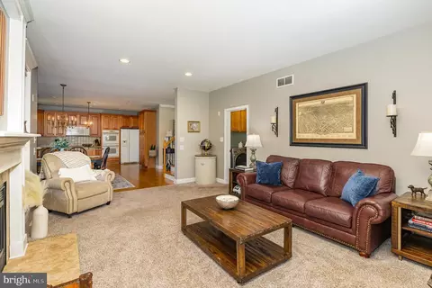 Living - 317 Cobblers Ct, Lititz, PA 17543 photo 1 of 1