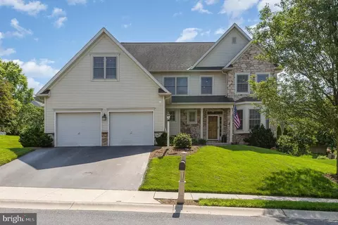 317 Cobblers Ct, Lititz, PA 17543