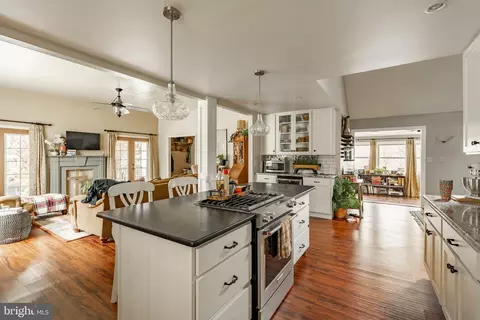 Kitchen - 21 Martic Forge Loop, Pequea, PA 17565 photo 3 of 7