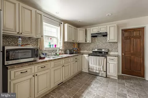 Entry Way - 21 Martic Forge Loop, Pequea, PA 17565 photo 8 of 11