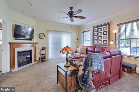 108 Winterberry Ct, Lititz, PA 17543 photo 7