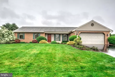 7 Kurtz Dr, Lititz, PA 17543