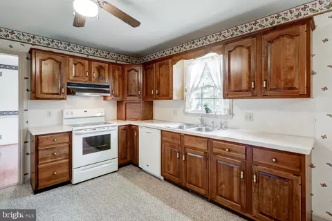 Kitchen - 7 Kurtz Dr, Lititz, PA 17543 photo 1 of 1