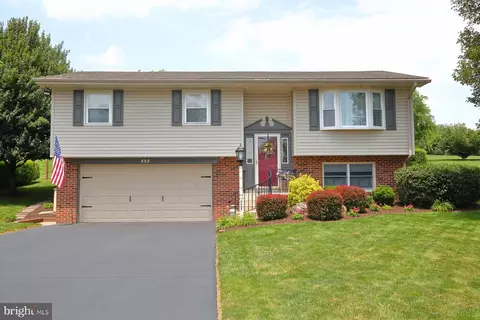 525 Terrace Ave, Mount Joy, PA 17552