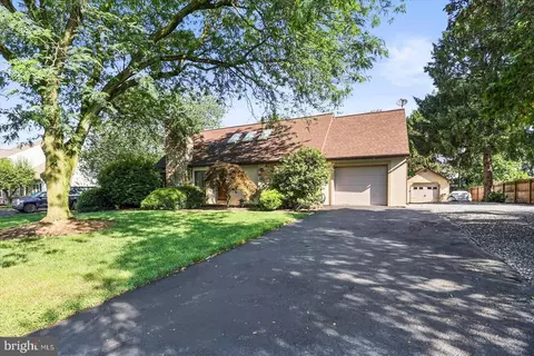 429 Myer Ter, Leola, PA 17540