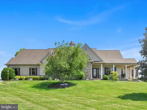 2768 Zink Rd, Manheim, PA 17545