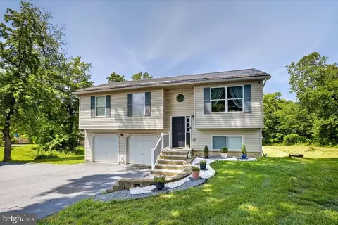 128 Falmouth Rd, Bainbridge, PA 17502