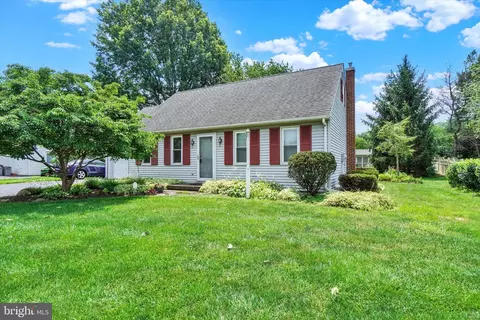 905 Pinetree Way, Lancaster, PA 17601