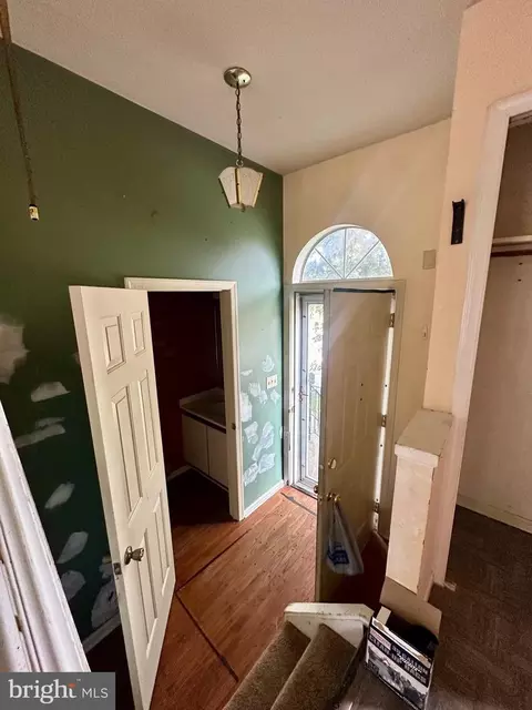 Entry Way - 42 Brookfield Rd, Lititz, PA 17543 photo 1 of 3