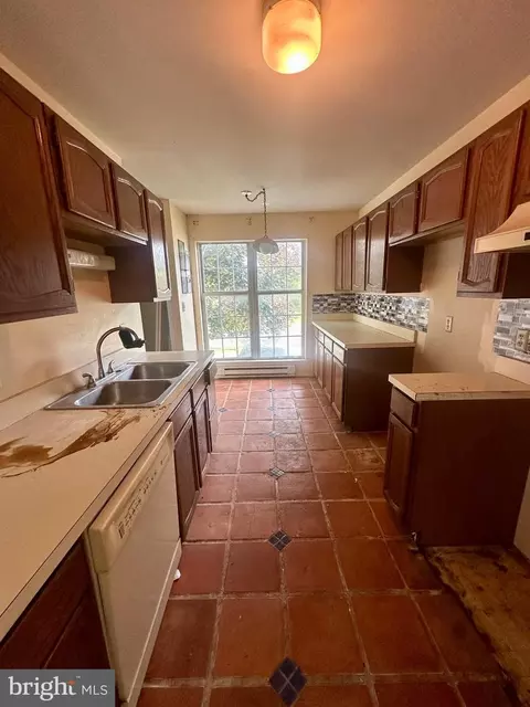 Kitchen - 42 Brookfield Rd, Lititz, PA 17543 photo 1 of 2