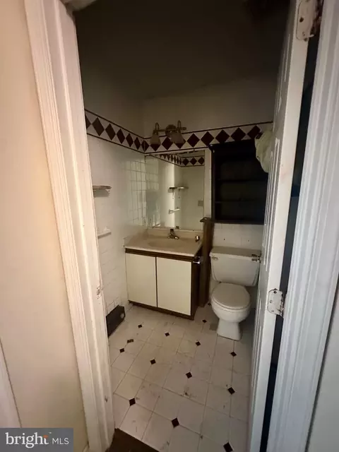 Bath - 42 Brookfield Rd, Lititz, PA 17543 photo 1 of 1