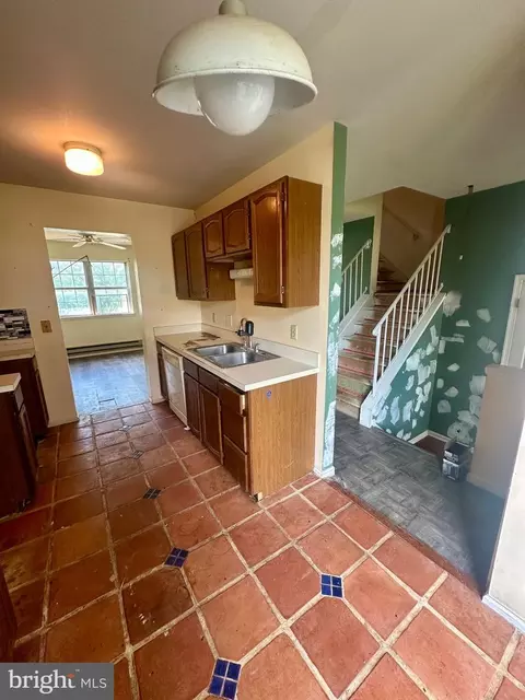 Kitchen - 42 Brookfield Rd, Lititz, PA 17543 photo 2 of 2