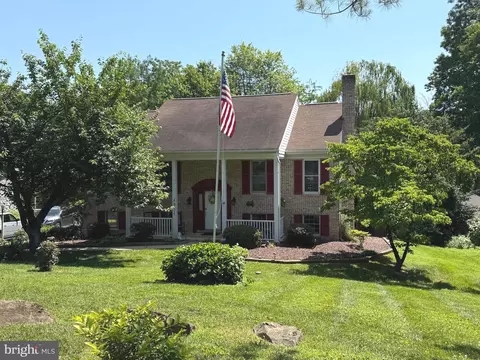 4951 Bossler Rd, Elizabethtown, PA 17022