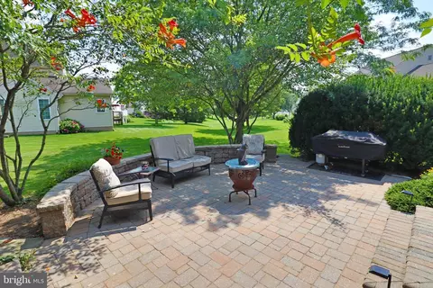 Exterior - 14 Crimson Ln, Lititz, PA 17543 photo 4 of 8